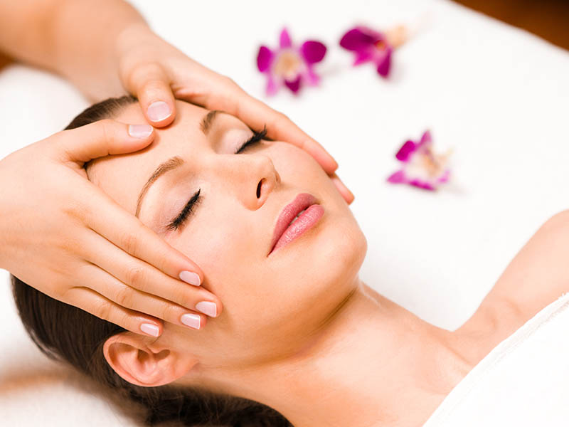 Massage visage et cuir chevelu